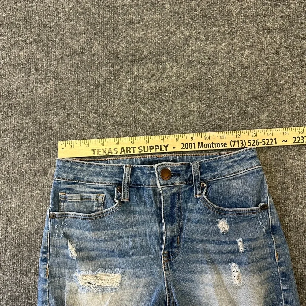Aeropostale Shorts Womens Size 2 Light Wash Distressed Frayed Hem Denim Casual